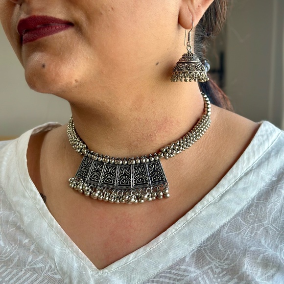 Jewelry - MInimalist Choker Jhumki Set